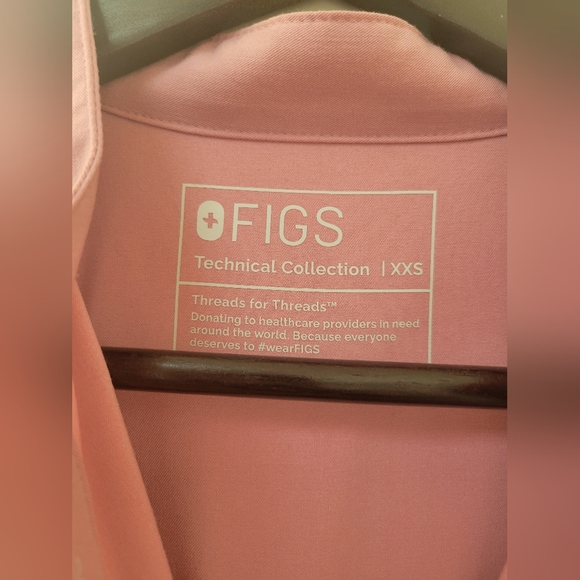 Figs chalk pink scrub set - Picture 5 of 8